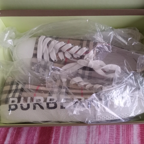 Burberry woman's shoes - Picture 3 of 16